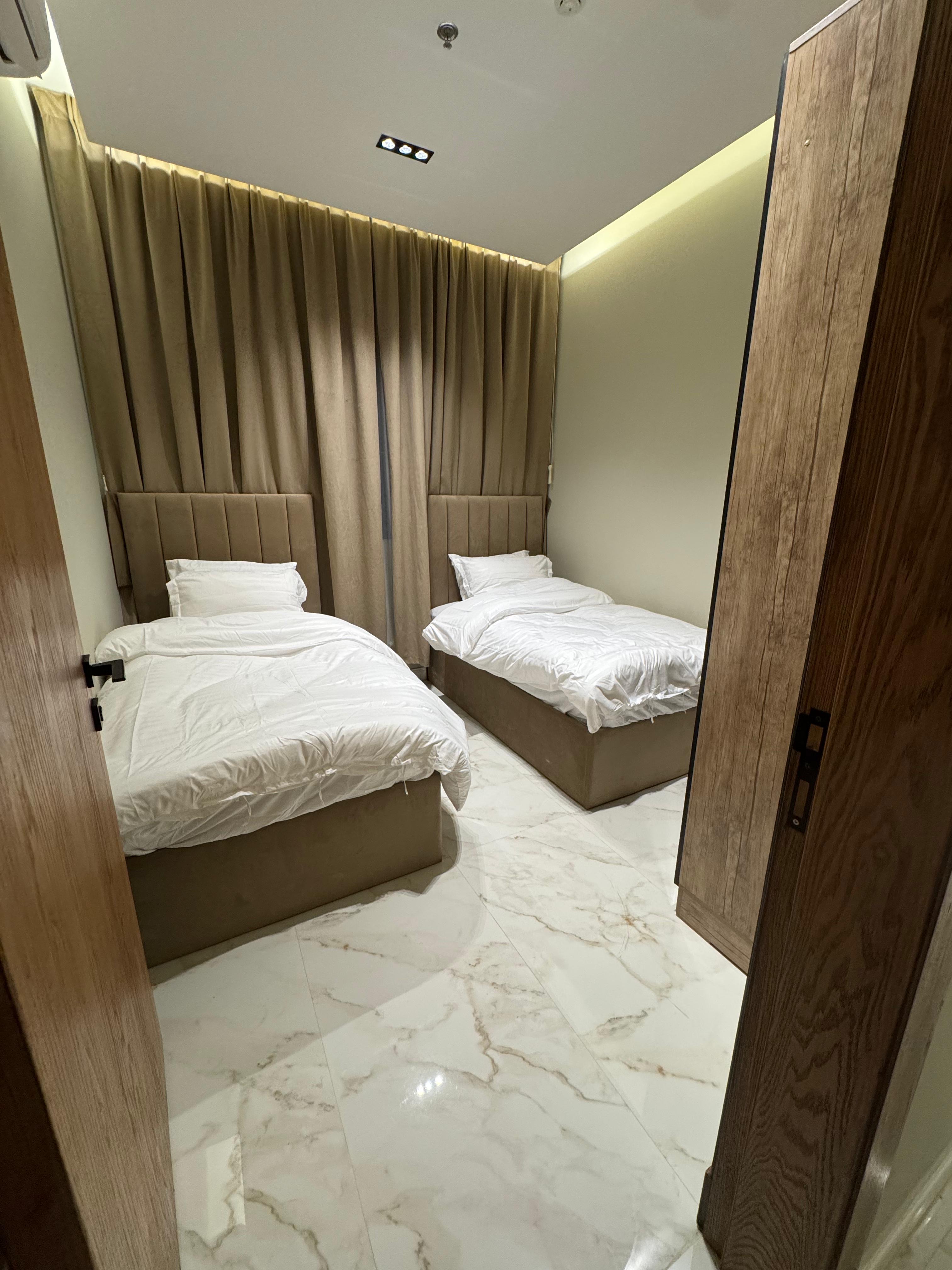 🏡 **Luxury Apartment for Annual Rent**   (Al-Qirwan District - **Fully Furnished**) 